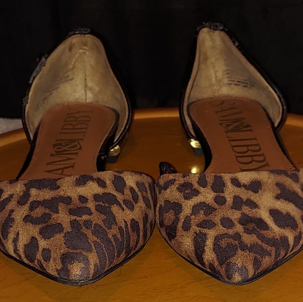 Womans size 8.5 Sam and Libby flats cheetah print